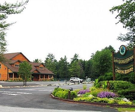 Lake George Escape - Campground Warrensburg Екстериор снимка