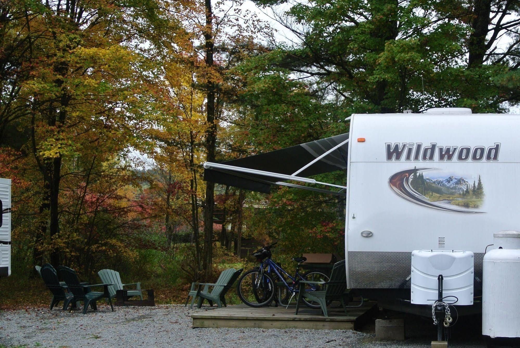 Lake George Escape - Campground Warrensburg Екстериор снимка
