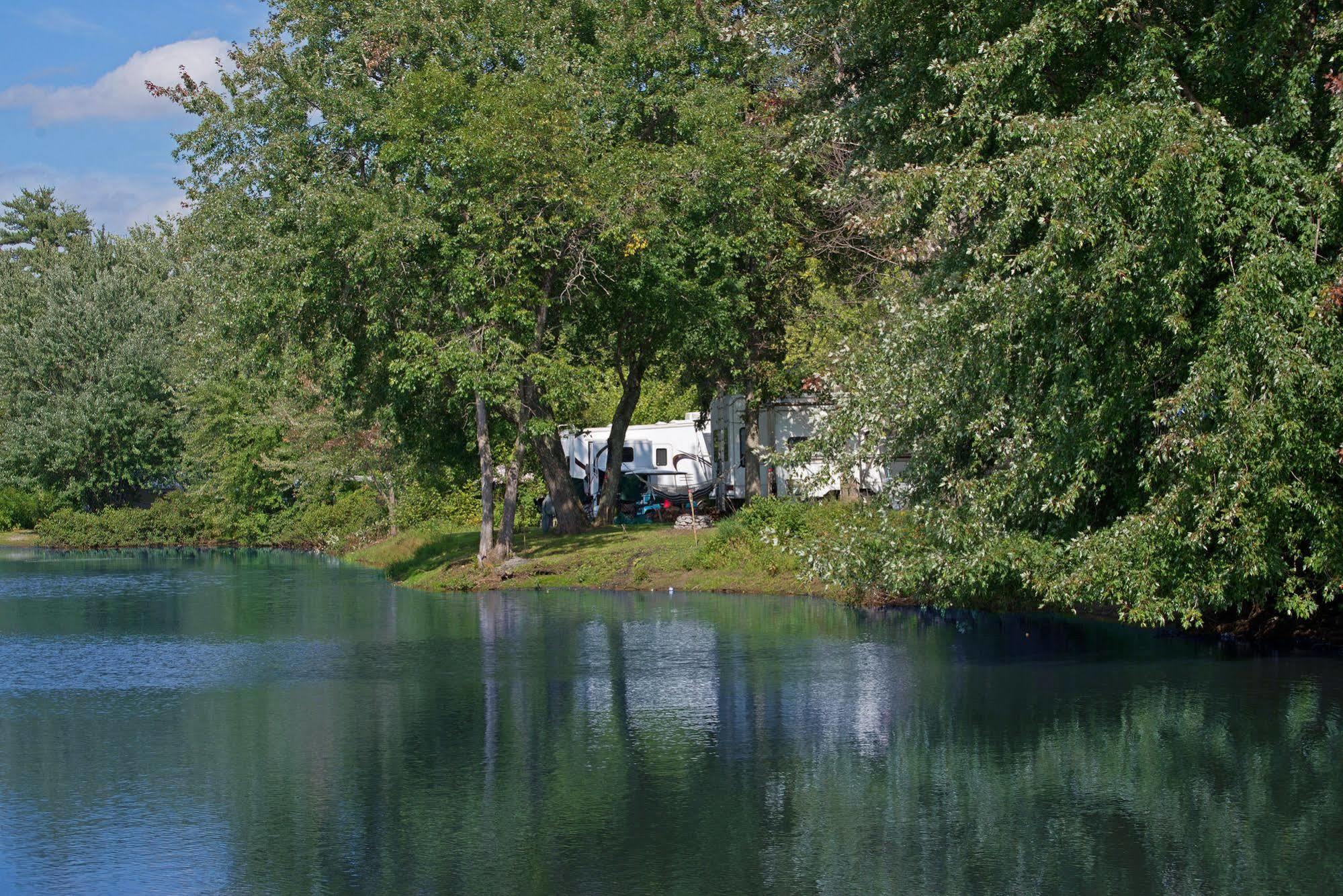 Lake George Escape - Campground Warrensburg Екстериор снимка