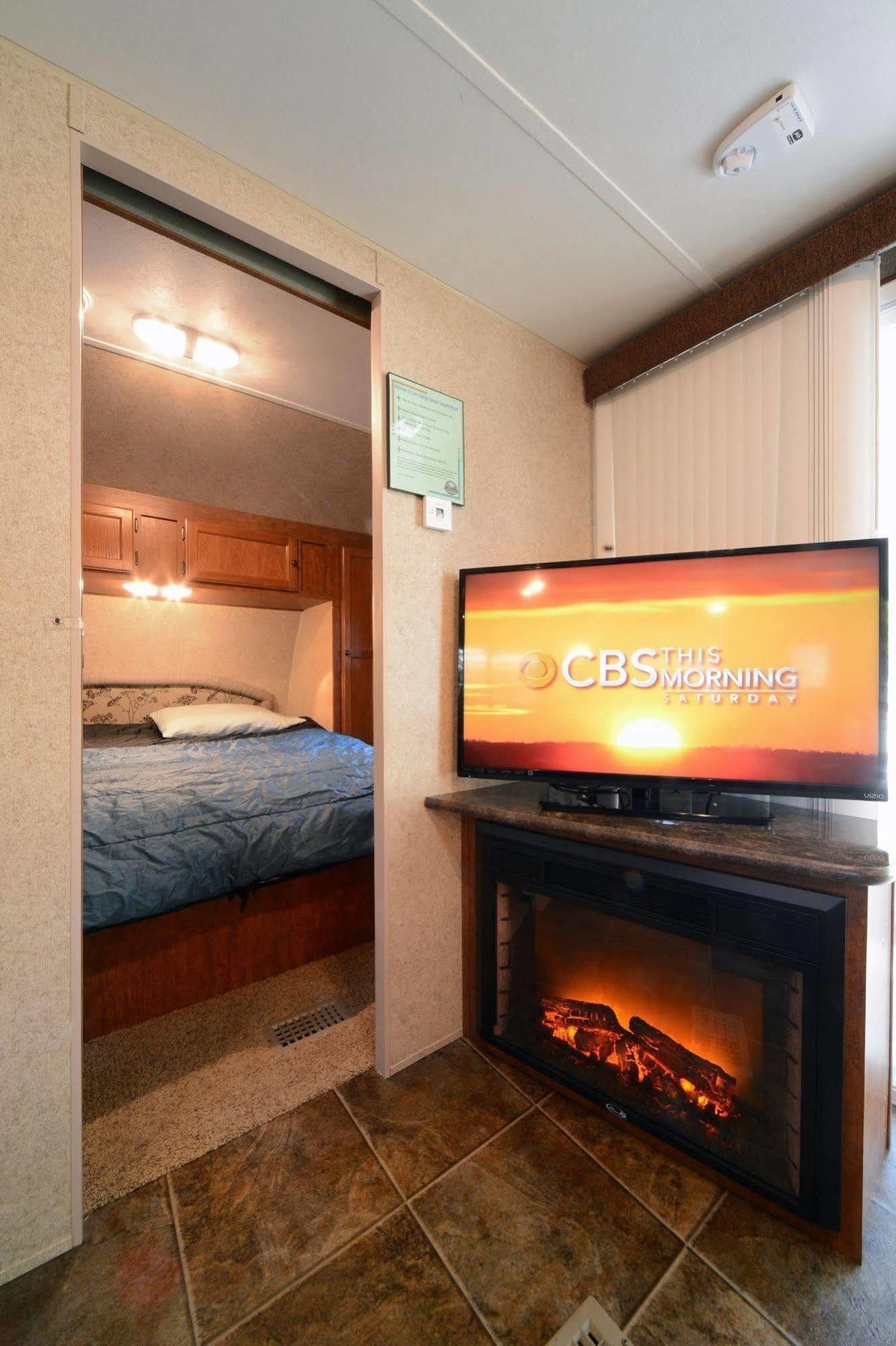 Lake George Escape - Campground Warrensburg Екстериор снимка