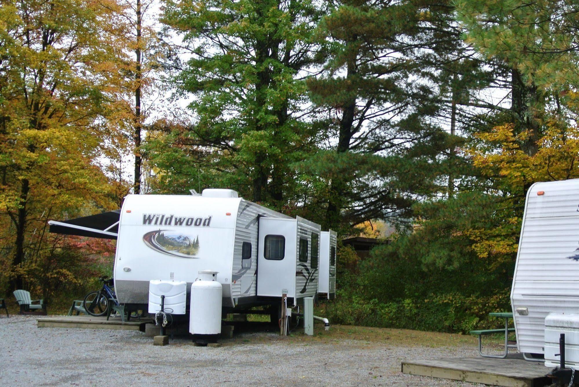 Lake George Escape - Campground Warrensburg Екстериор снимка