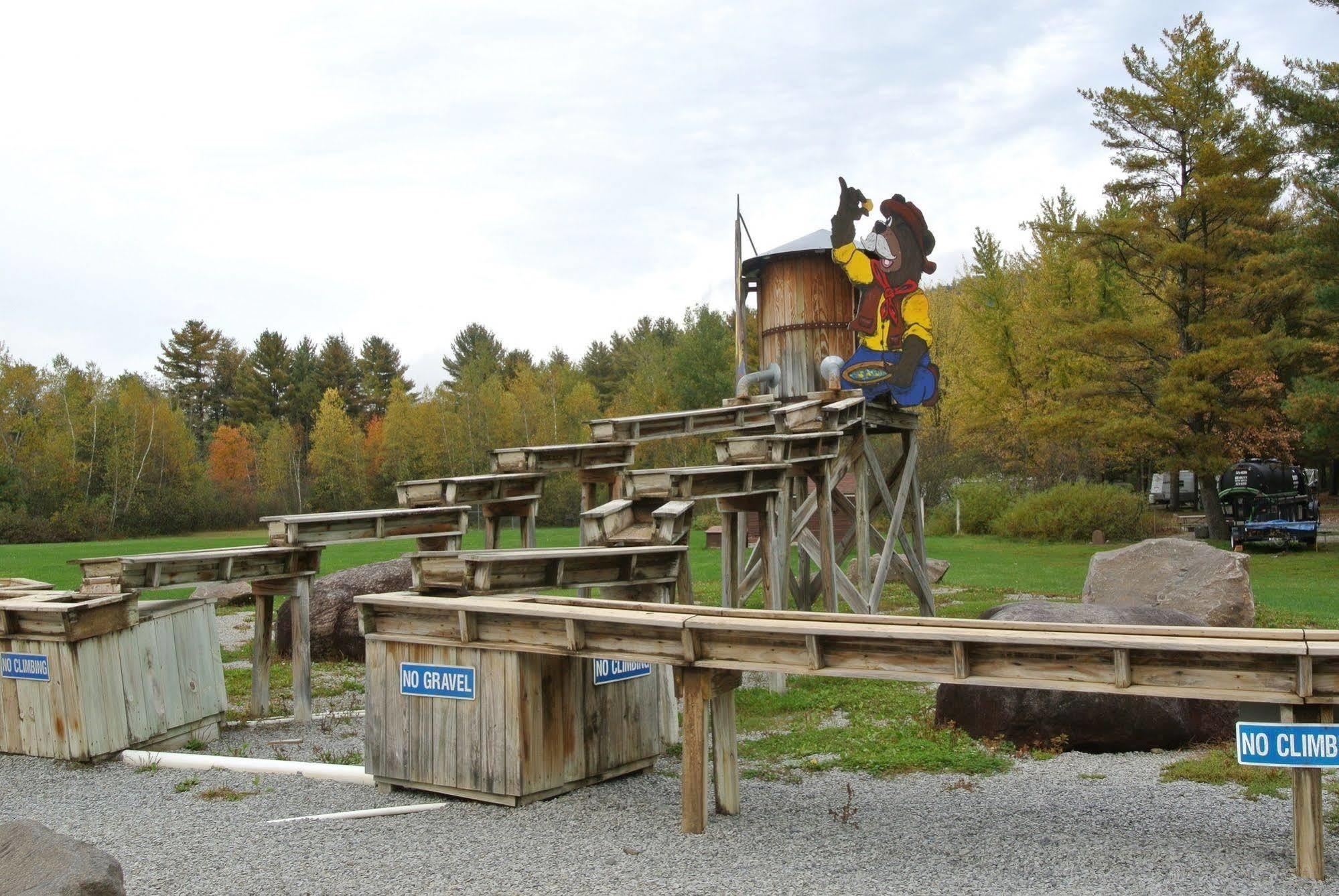Lake George Escape - Campground Warrensburg Екстериор снимка